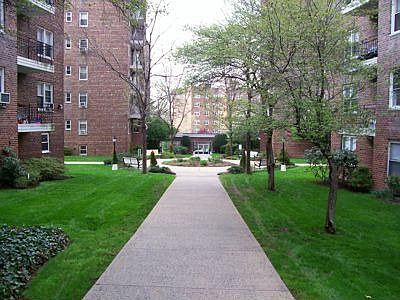 Landscaped Courtyard