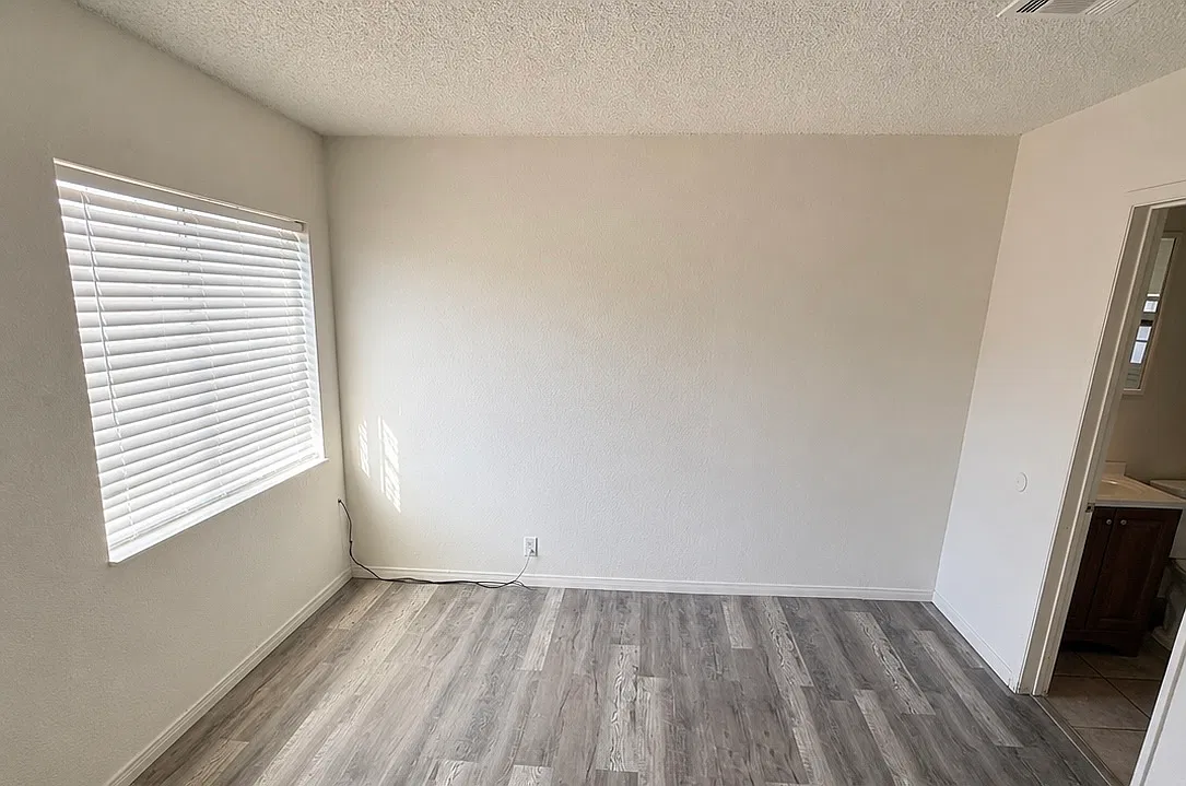 1 bed, 192 sqft, $995 — Photo 4