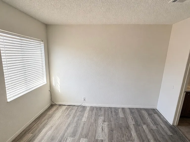Room Photo #2
