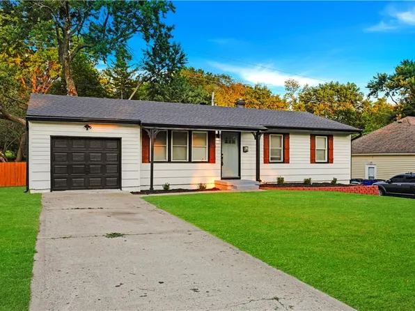 6409 N Woodland Ave, Gladstone, MO 64118