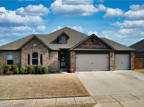 5713 61st St, Rogers, AR 72758