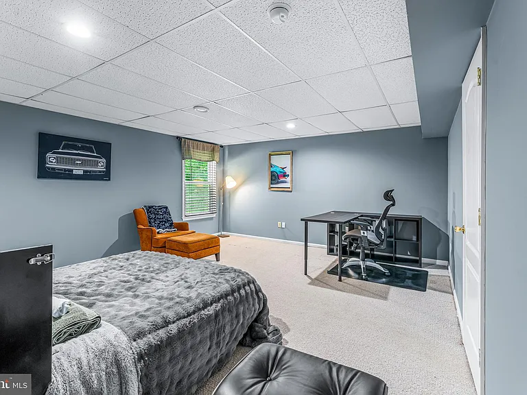 10870 Hammond Dr — Photo 46