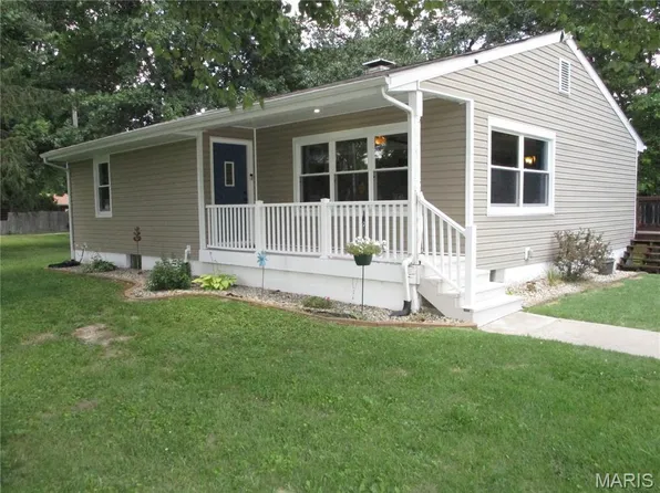 2 N Oakland Dr, Caseyville, IL 62232