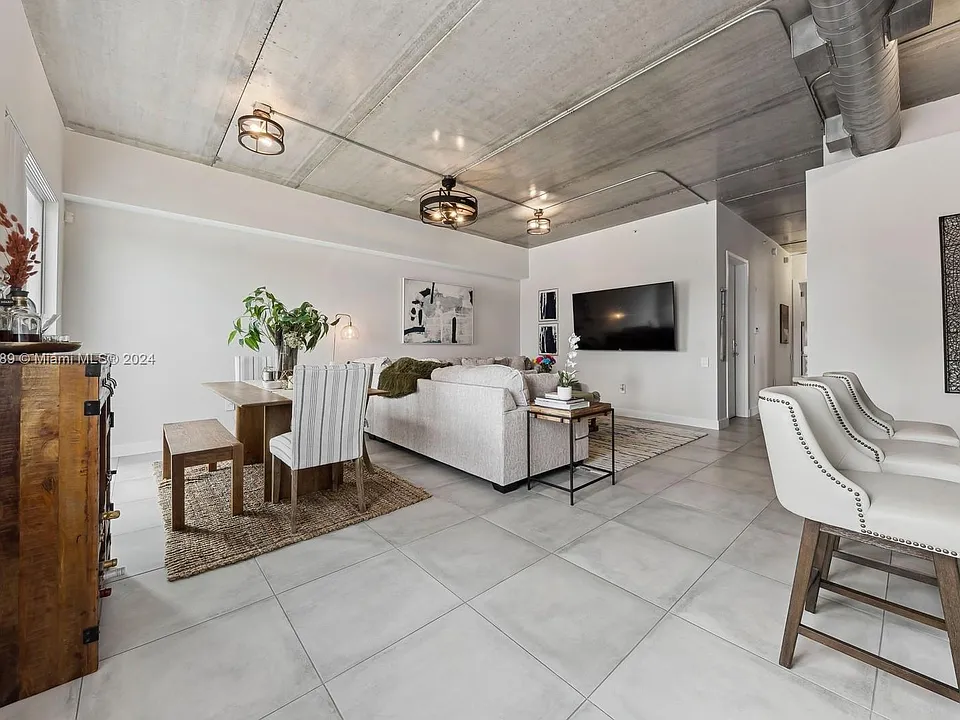 111 SE 2nd St #201
