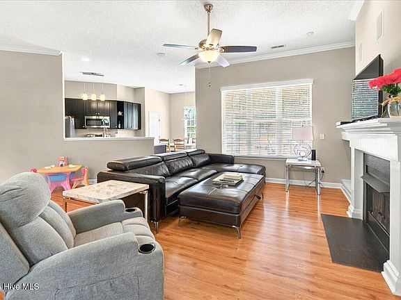 3rd image of 1019 Cherrywood Court