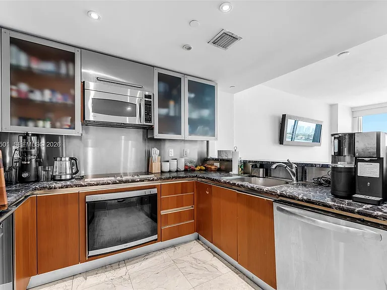 520 West Ave #604 — Photo 7