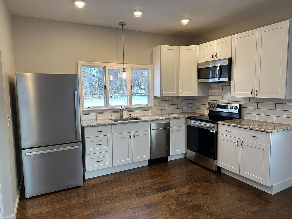 1st image of 64 E Oneida St #1