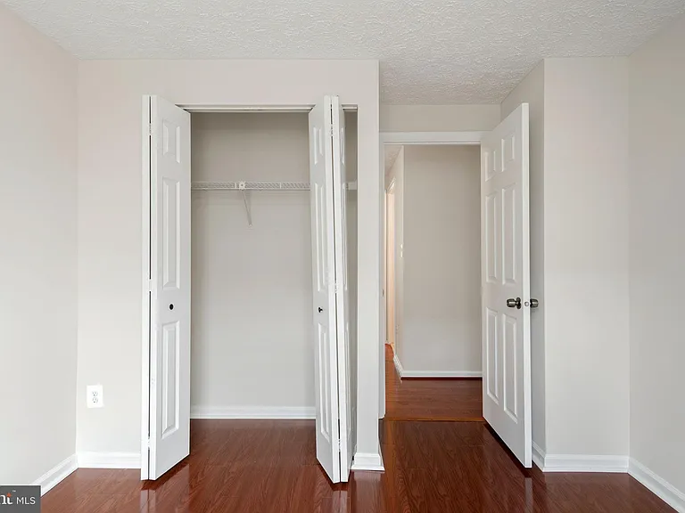 6324 Lightburn Ct — Photo 20