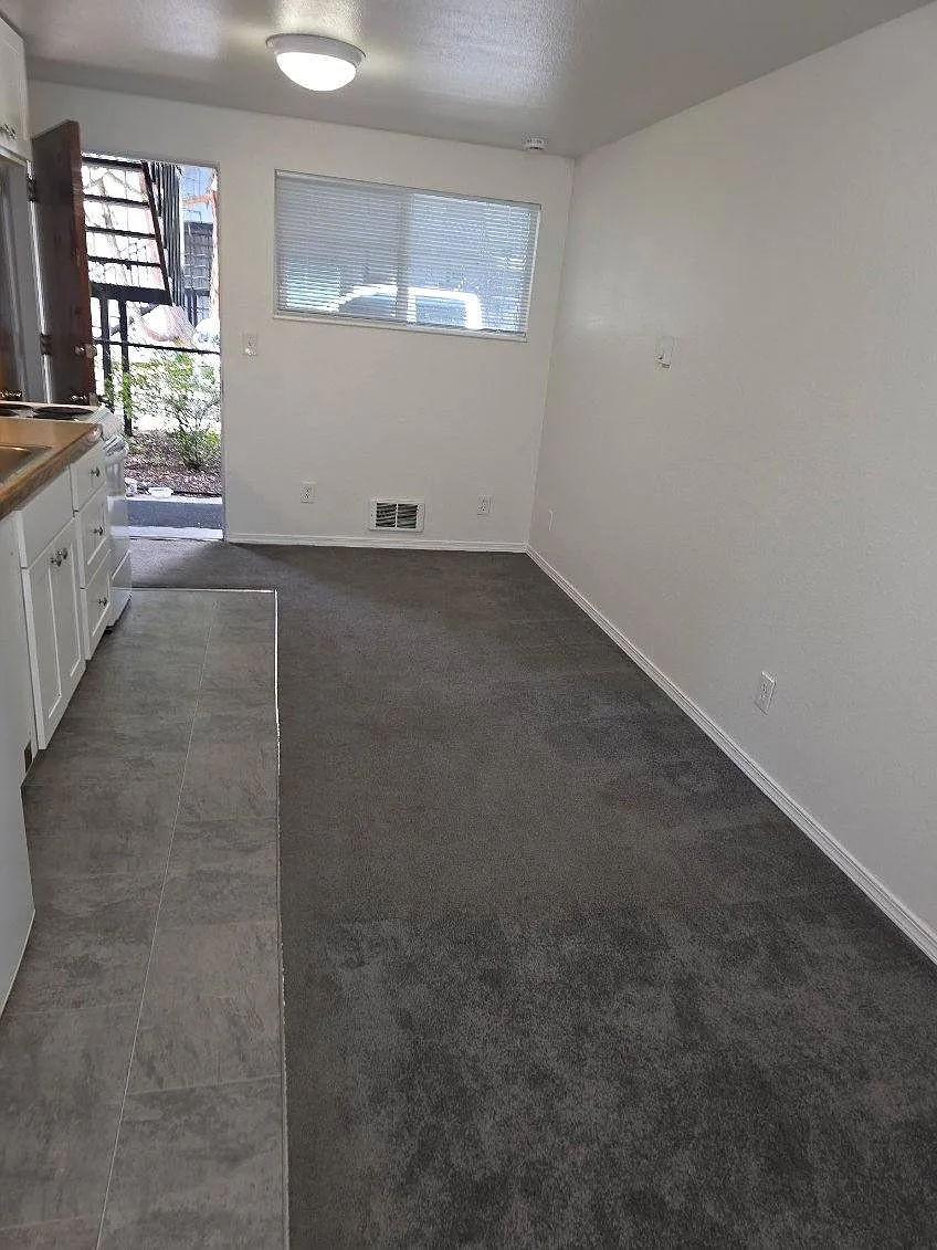 Studio, 225 sqft, $890 — Photo 4
