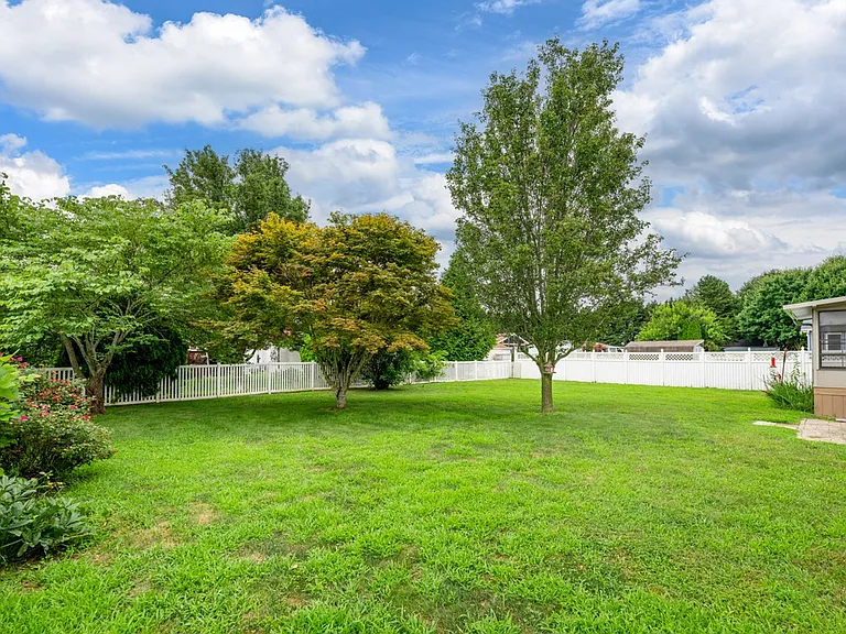 27723 Crozet Dr — Photo 31