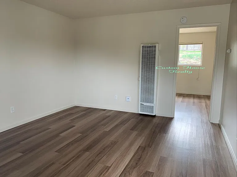 276 Carmel Ave #D — Photo 3