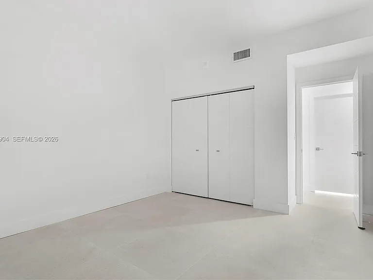 1000 Venetian Way #303 — Photo 10