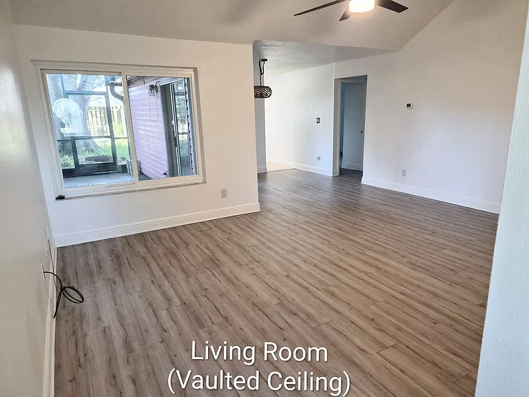 3445 Fox Crossing Dr — Photo 1