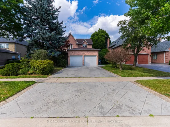 4623 Hewicks Ln, Mississauga, ON L5M 3L8