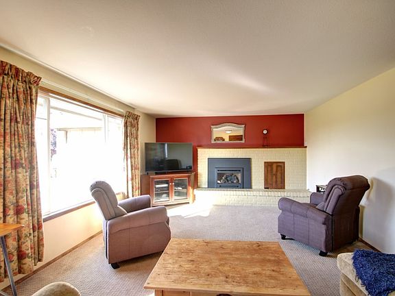 3rd image of 15365 Cottonwood Ln