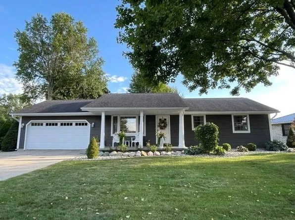 653 Miami Dr, Nappanee, IN 46550