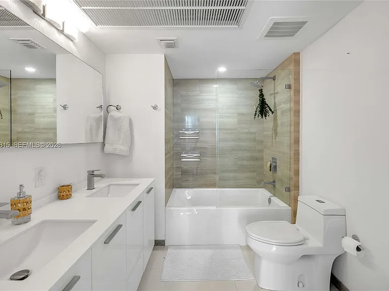 1300 Brickell Bay Dr #2411 — Photo 8