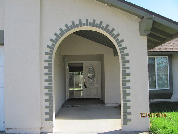 4th image of 806 Hampshire Ct