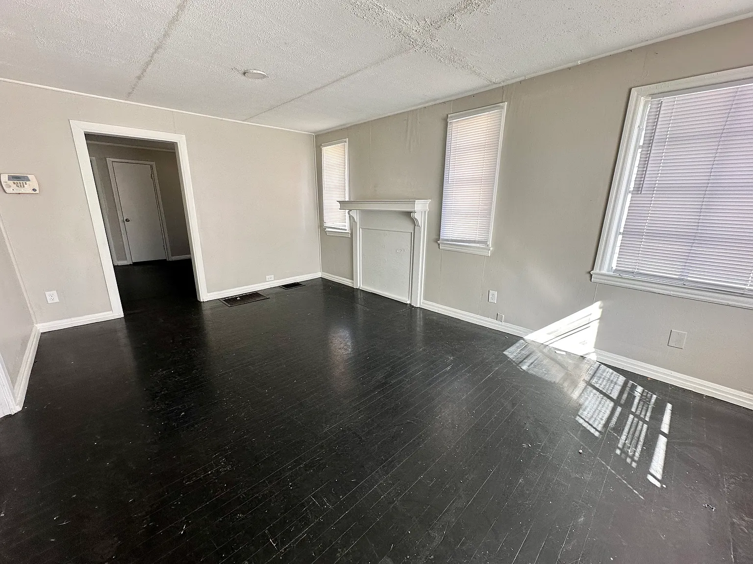 2 bed, 1104 sqft, $950 — Photo 2