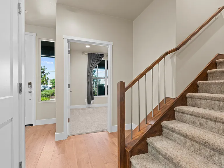 3218 Crane Ln — Photo 6