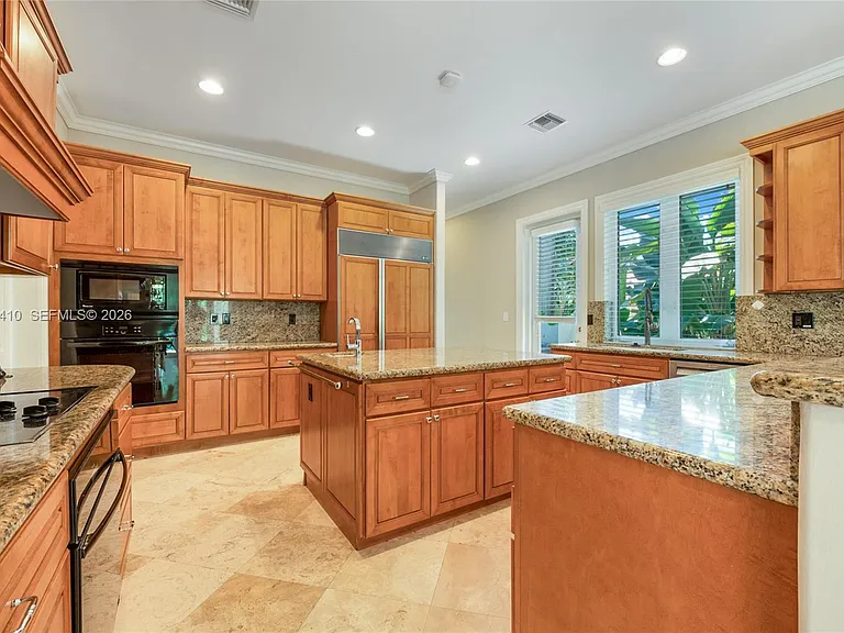 13680 Deering Bay Dr — Photo 6