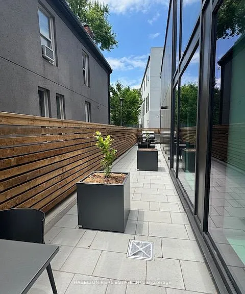 2625 Dundas St W #809 — Photo 23