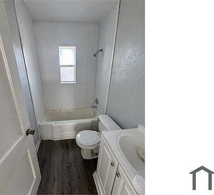 4th image of 1016 E Lake Silver Dr NE #1