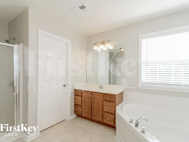 5320 Graycliff Ln — Photo 10