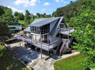 2057 View Topia Ln, Dandridge, TN 37725