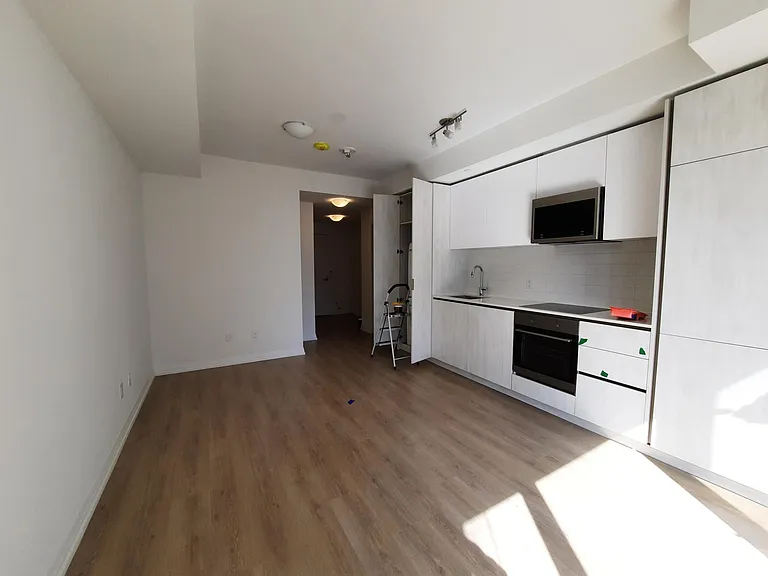8 Widmer St — Photo 9