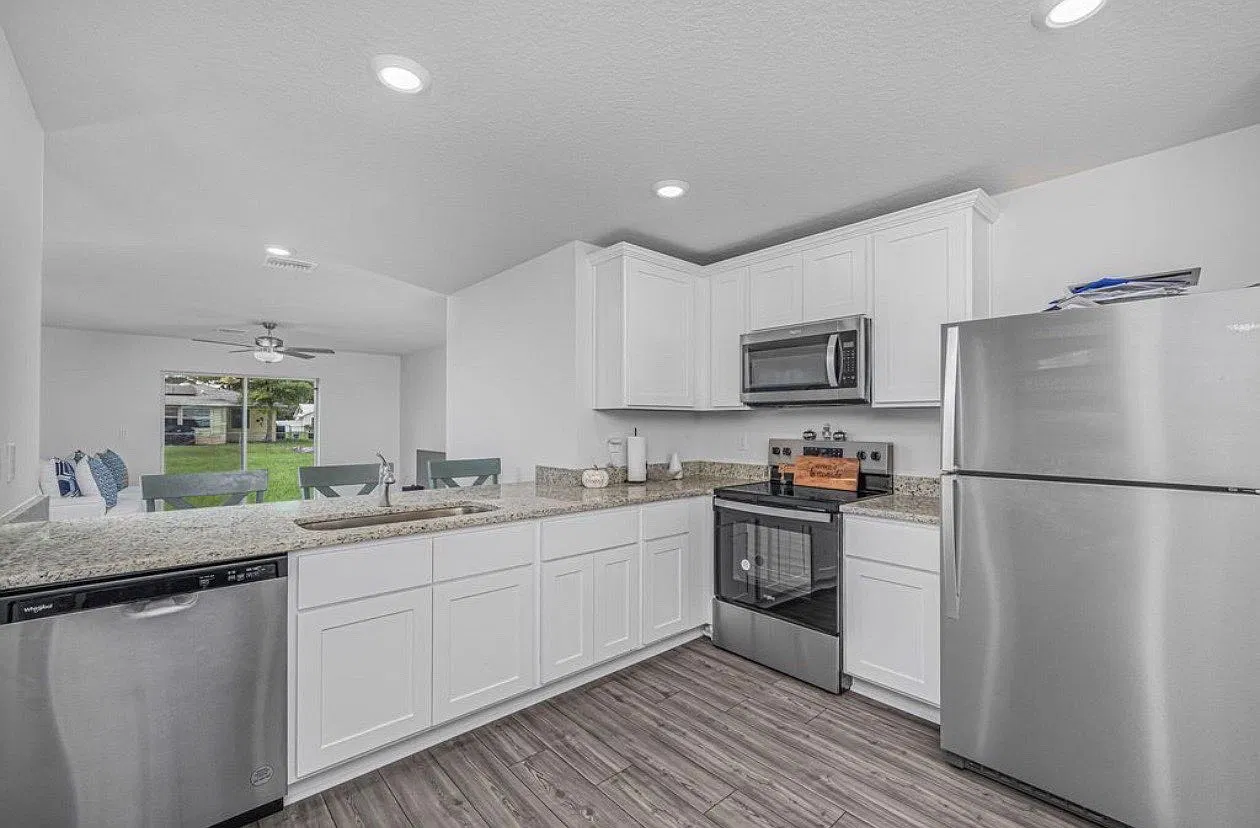 3 bed, 1270 sqft, $2,250 — Photo 2