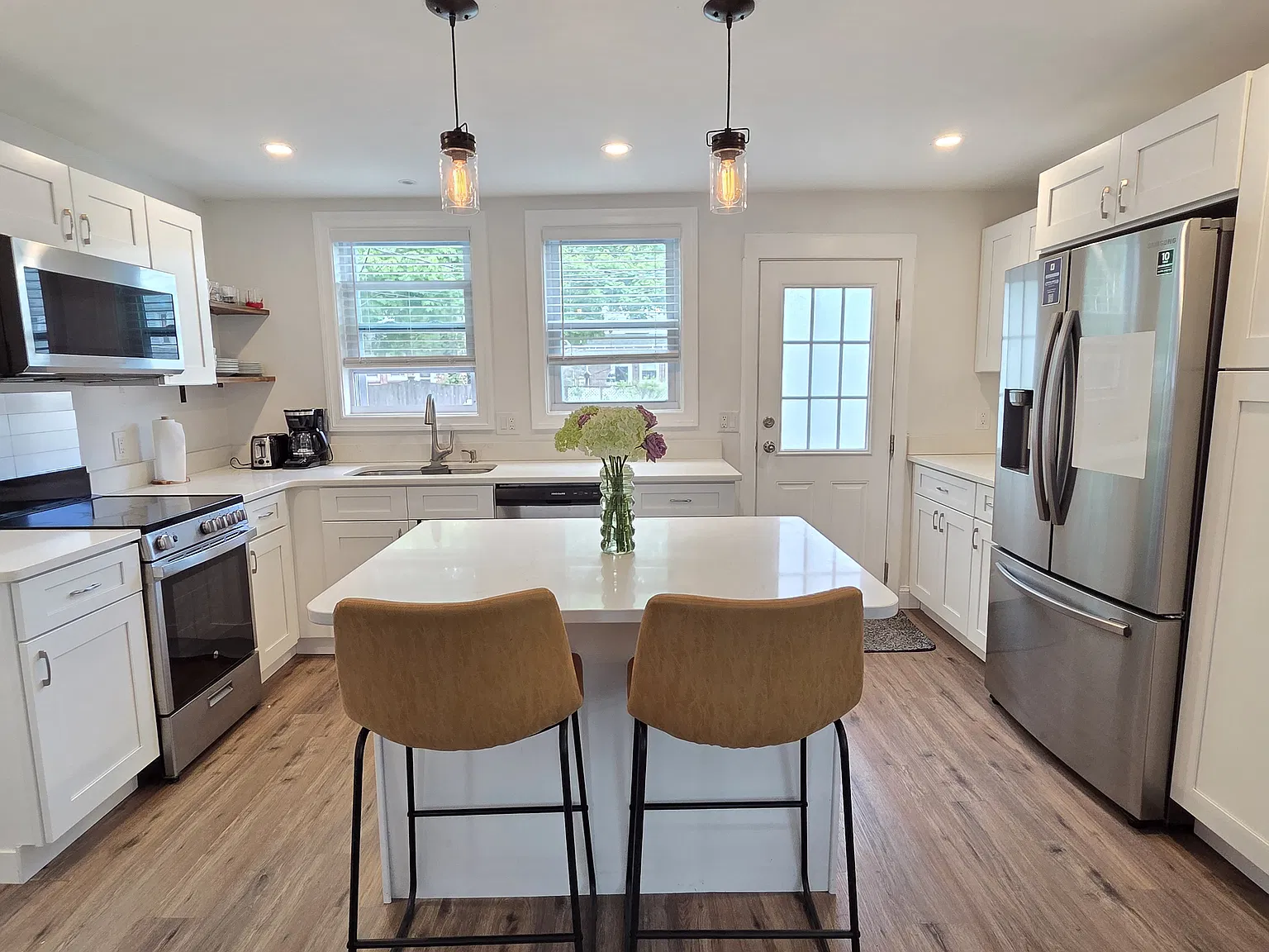182 Raleigh Way — Photo 2