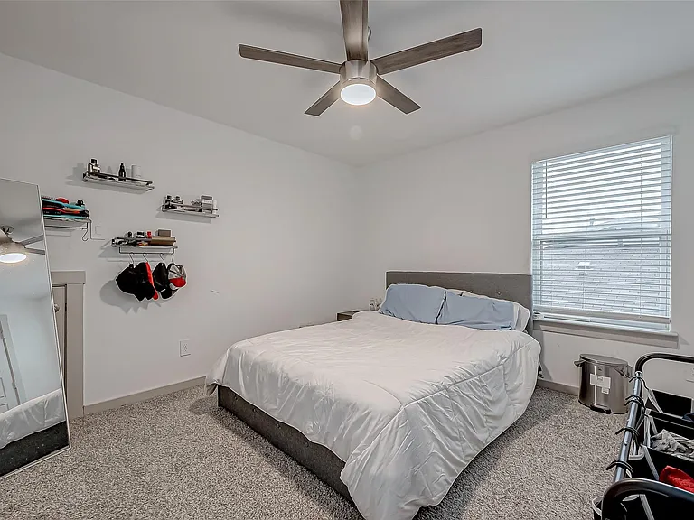 6850 Amber Cliff Ln — Photo 35