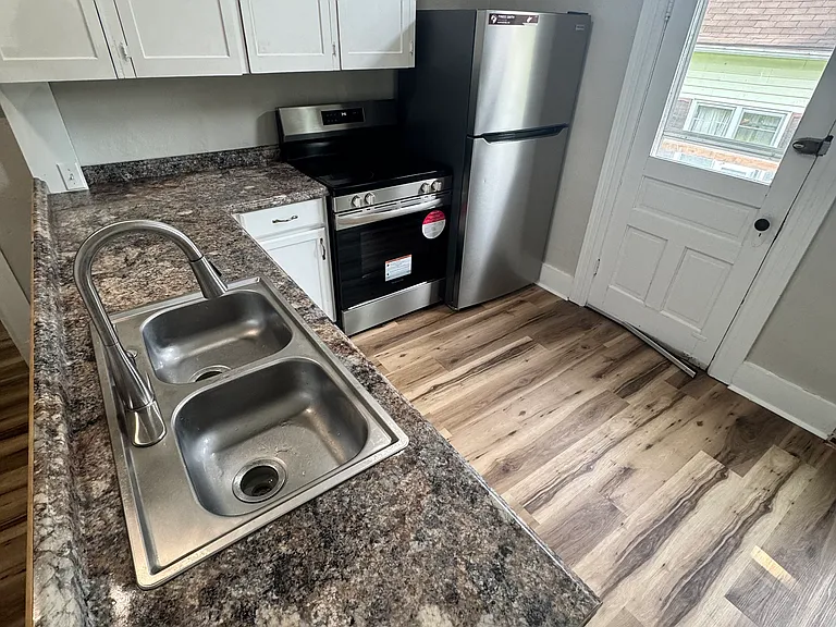 1100 Lowell St — Photo 38
