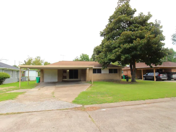 402 Chandler Dr, Baytown, TX 77521