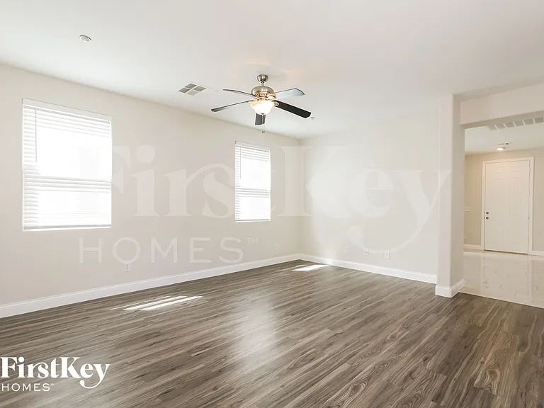 684 Moonlight Stroll St — Photo 3