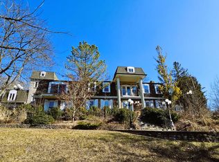 250 Otis Rd, Barrington, IL 60010