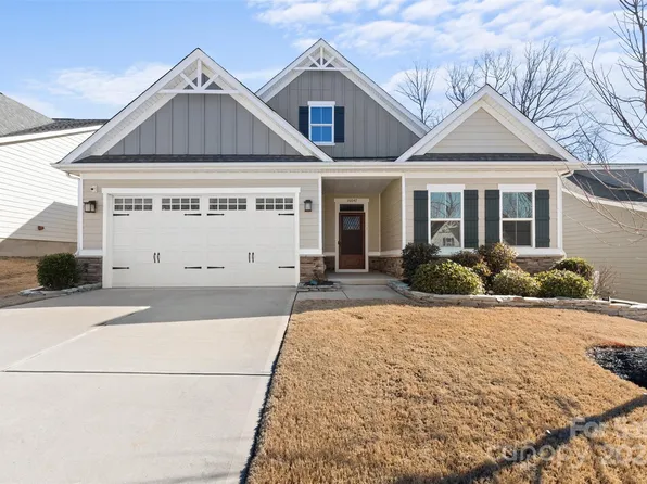 10047 Lilac Ct, Charlotte, NC 28215