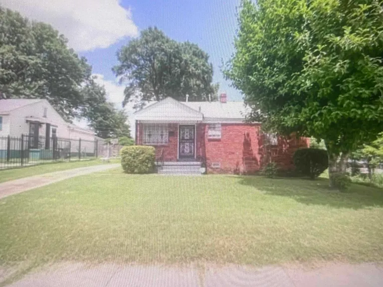 494 Fernwood Ave — Photo 2