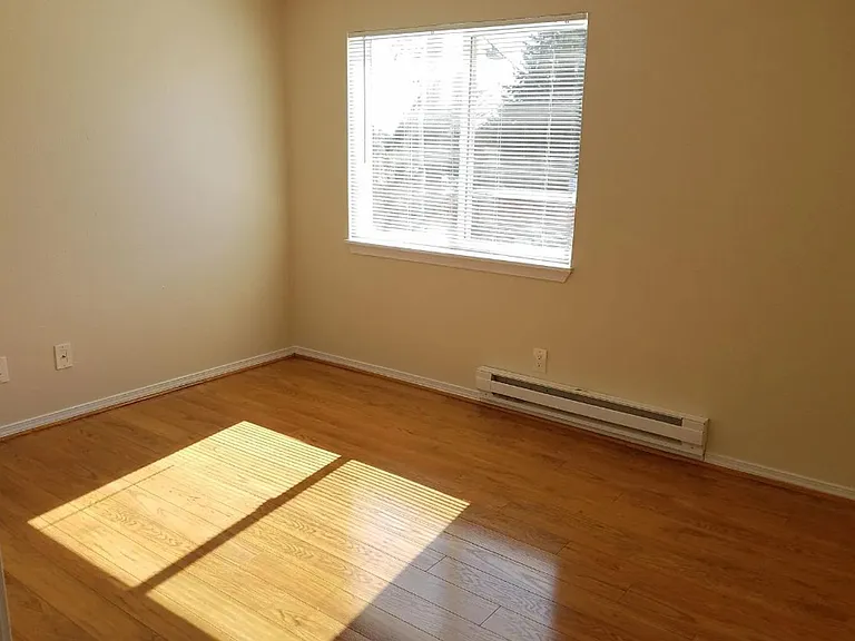 10725 Myers Way S — Photo 5