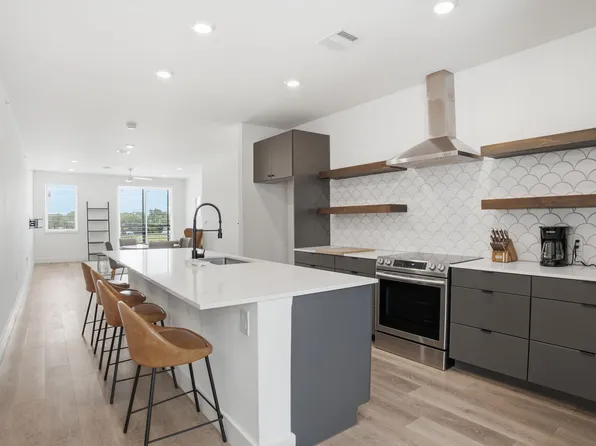 2709 E 5th St #1306, Austin, TX 78702