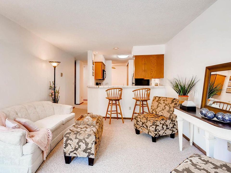 1st image of 1372 Carling Dr APT 206