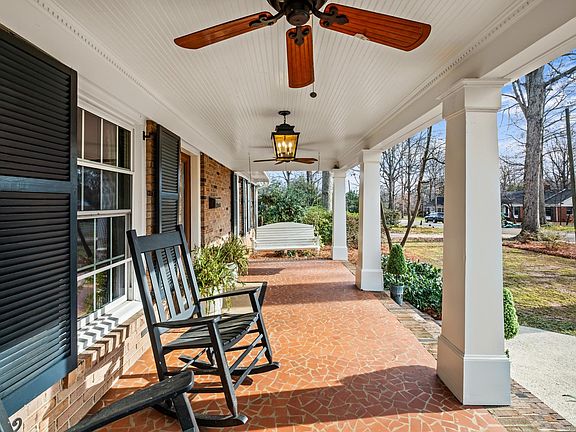 3rd image of 233 Chiswick Rd