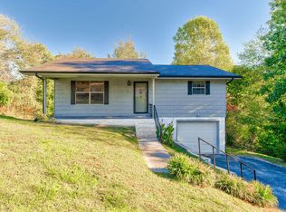 6 Taylor St, Rossville, GA 30741