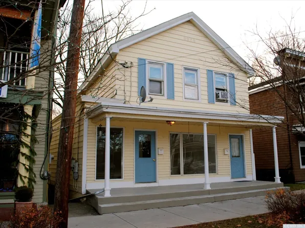 35 Hudson Ave, Chatham, NY 12037