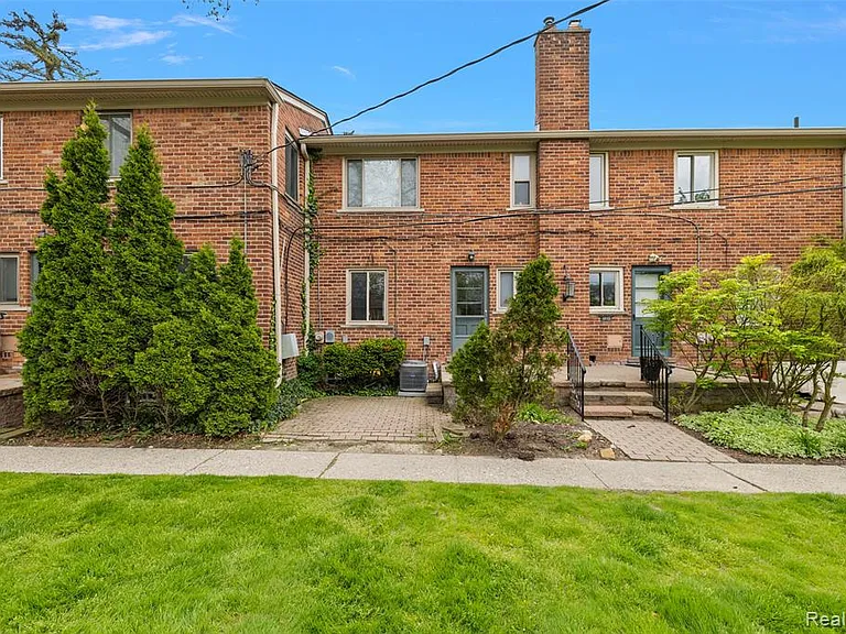 1065 Wimbleton Dr — Photo 27