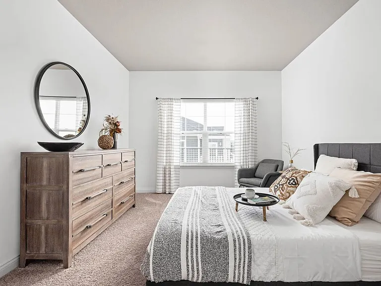 Union Club Apartments — Photo 9