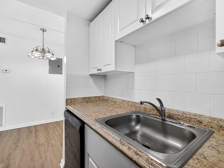 1671 NE 33rd St #1 — Photo 13