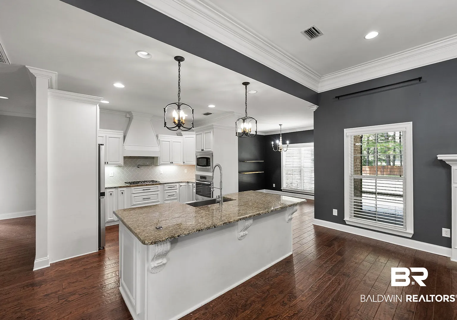 4 bed, 3.0 bath, 2594 sqft, $2,800 — Photo 3