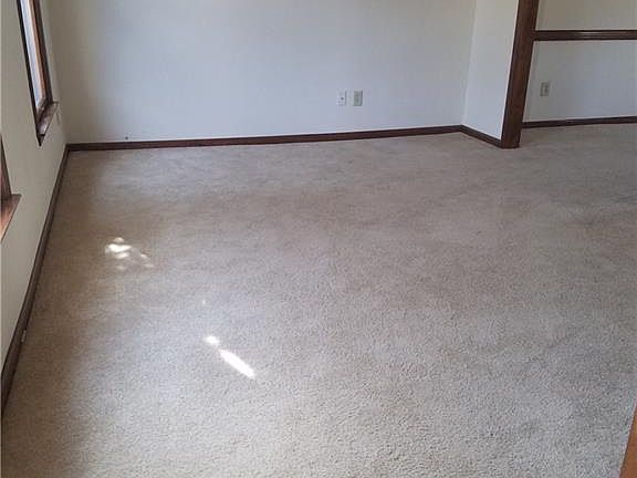 3rd image of 1037 Red Mill Blvd